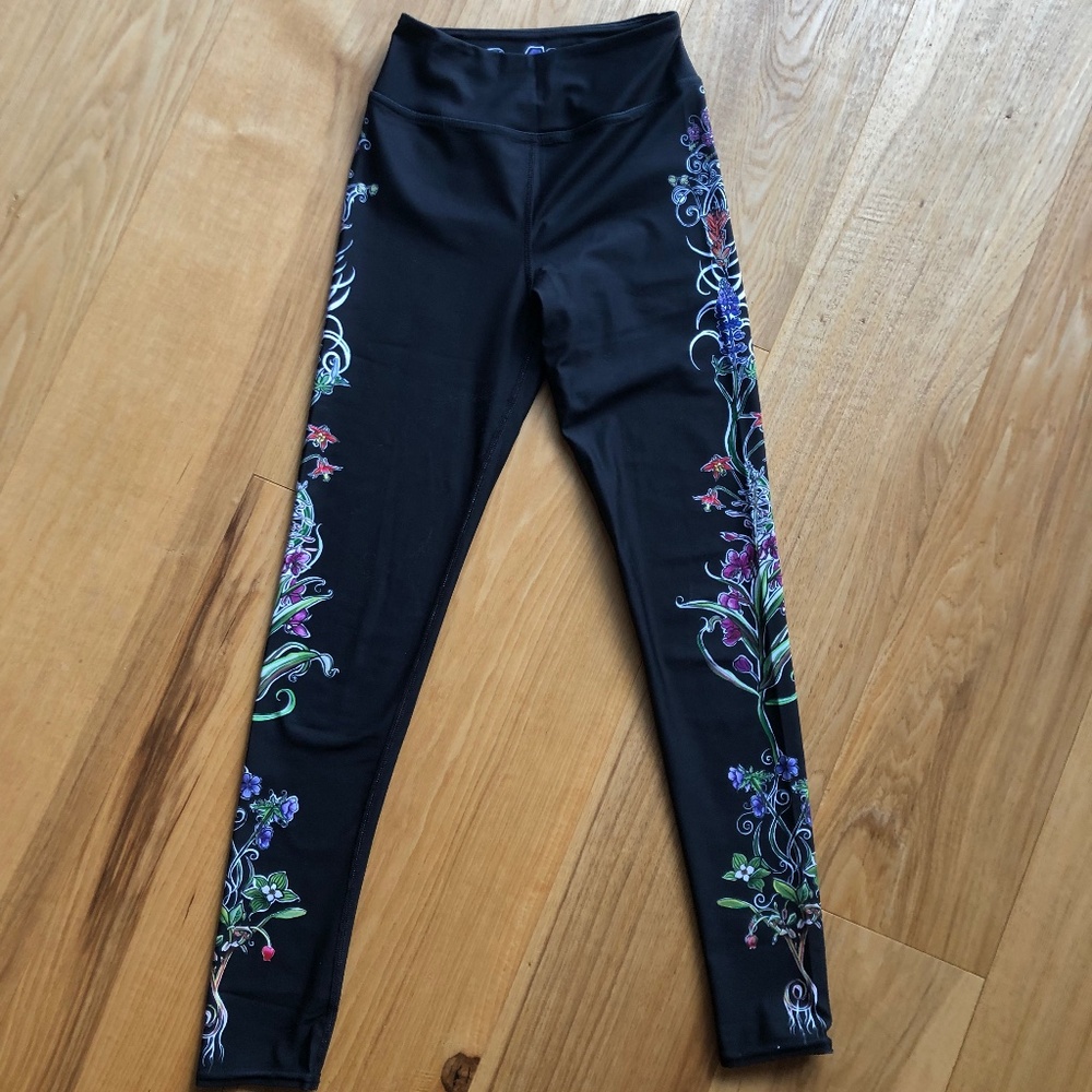 Sarah Glaser glacier lines, floral leggings, small